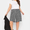 YOURS Curve Black Ditsy Floral Print Jersey Shorts