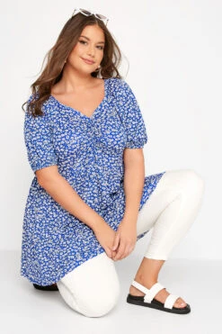 YOURS Curve Blue Floral Ruched Top 10 YOURS Curve Blue Floral Ruched Top -Plus Size Apparel Shop 0782ffca 4e2c 49 320161 D