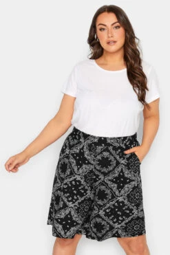 YOURS Curve Black Tile Print Jersey Shorts -Plus Size Apparel Shop 07dc7311 8004 42 144835 A