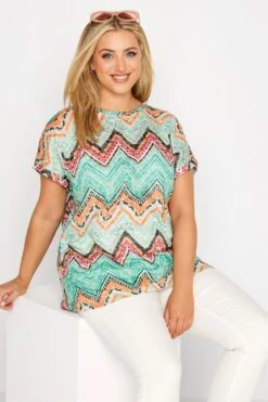 YOURS Curve Blue Geometric Print Short Sleeve T-Shirt -Plus Size Apparel Shop 0bb58162 00e0 4c 301036 A