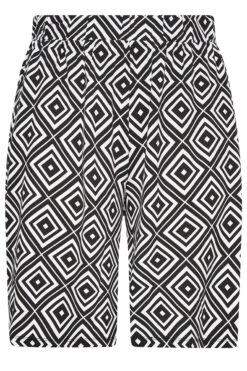 YOURS Curve Black Geometric Print Shorts 11 YOURS Curve Black Geometric Print Shorts -Plus Size Apparel Shop 10598307 0f3a 42 144843 X