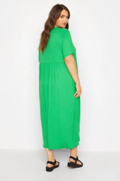 LIMITED COLLECTION Curve Green Throw On Maxi Dress 10 LIMITED COLLECTION Curve Green Throw On Maxi Dress -Plus Size Apparel Shop 10ac8542 ad94 4a 214636 D