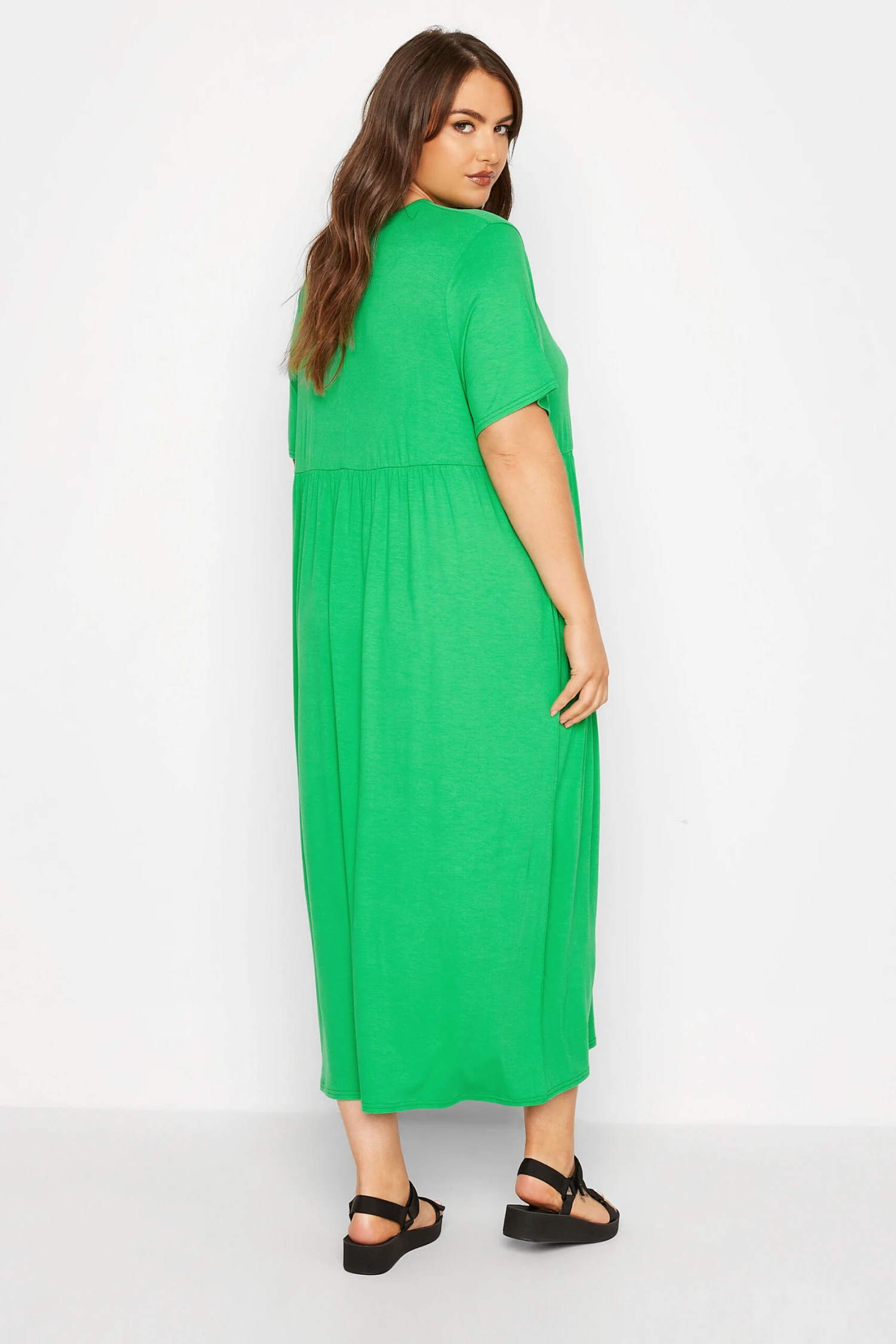 LIMITED COLLECTION Curve Green Throw On Maxi Dress 5 LIMITED COLLECTION Curve Green Throw On Maxi Dress - Image 3