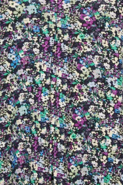 YOURS Curve Black Floral Pleat Front Swing Top -Plus Size Apparel Shop 132362b7 1701 47 302168 Z