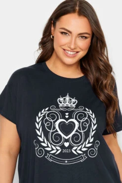 YOURS Curve Navy Blue Crown Print T-Shirt 10 YOURS Curve Navy Blue Crown Print T-Shirt -Plus Size Apparel Shop 2785467a 1a8b 42 320939 D