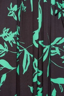 YOURS Curve Green V-Neck Floral Wrap Dress -Plus Size Apparel Shop 34203dc5 c4b1 47 302156 Z