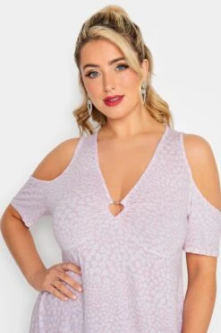 LIMITED COLLECTION Curve Pink Heart Print Keyhole Short Sleeve Top 10 LIMITED COLLECTION Curve Pink Heart Print Keyhole Short Sleeve Top -Plus Size Apparel Shop 3d93ea29 8d9c 42 215600 D