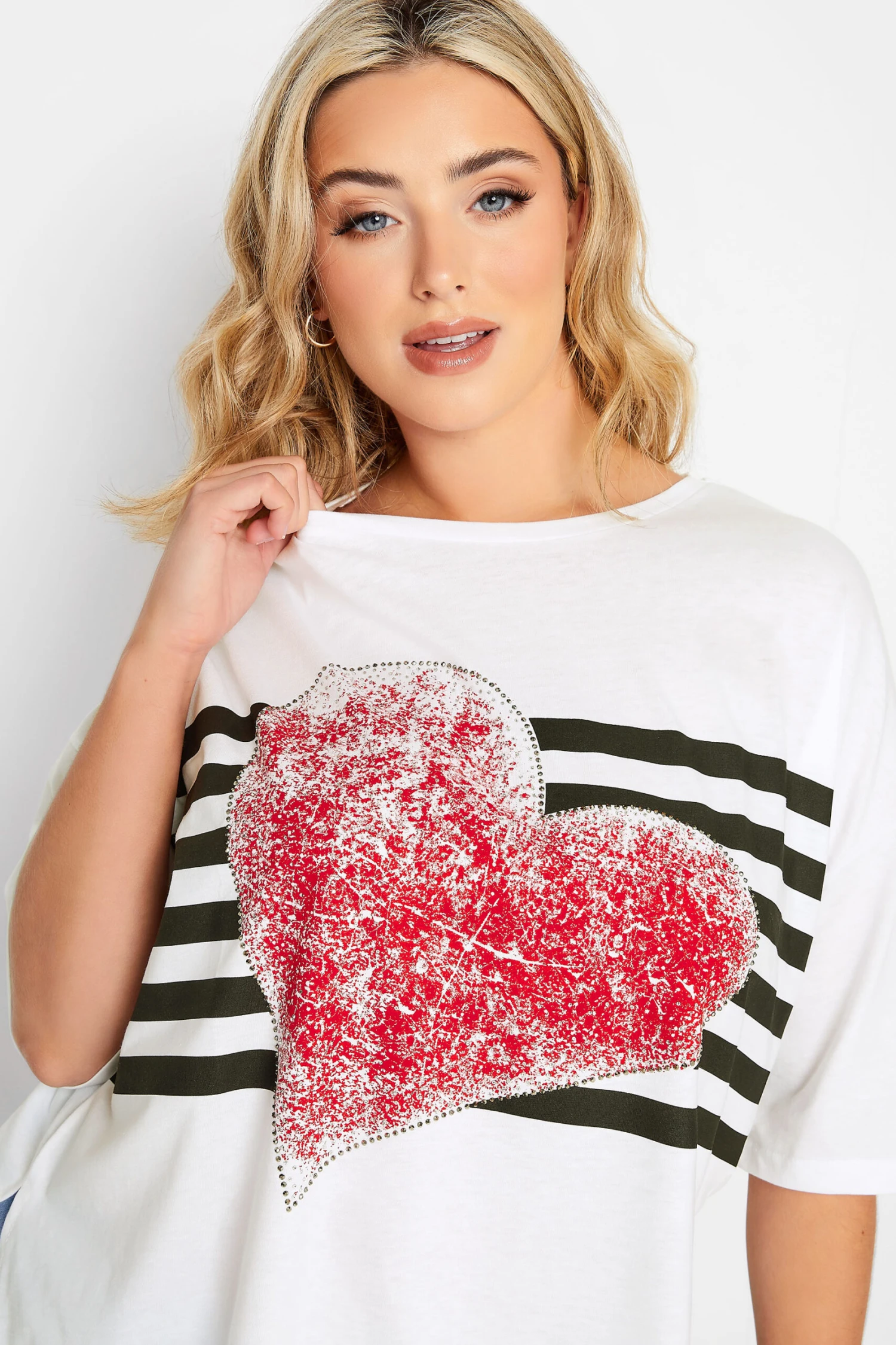 YOURS Curve White Heart Print T-Shirt 5 YOURS Curve White Heart Print T-Shirt - Image 3