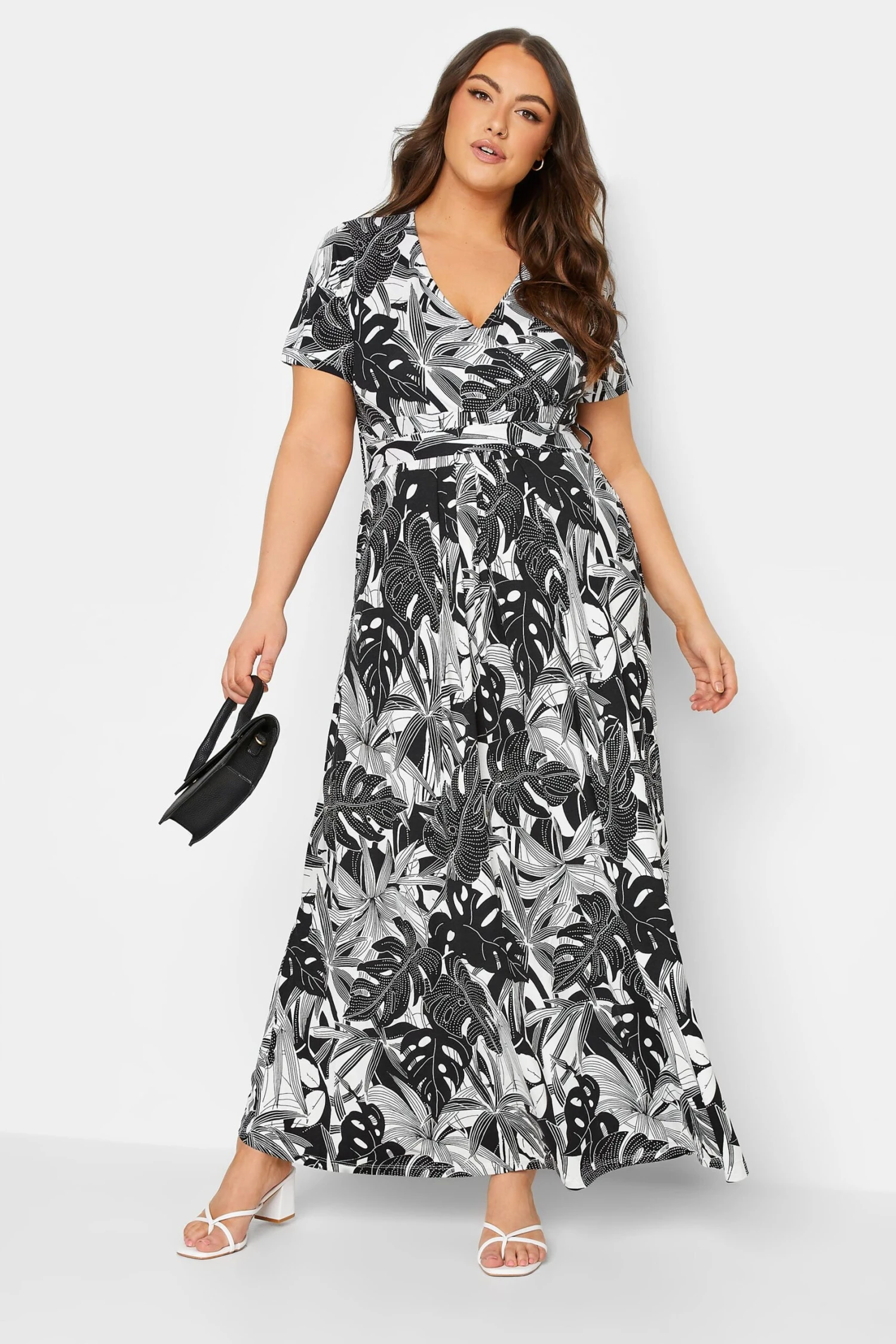 YOURS Curve Black & White Floral Leaf Print Front Tie Maxi Dress 3 YOURS Curve Black & White Floral Leaf Print Front Tie Maxi Dress