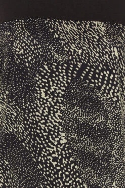 YOURS Curve Black Mixed Animal Print Long Sleeve Top -Plus Size Apparel Shop 48f361b6 5bf6 41 301528 Z