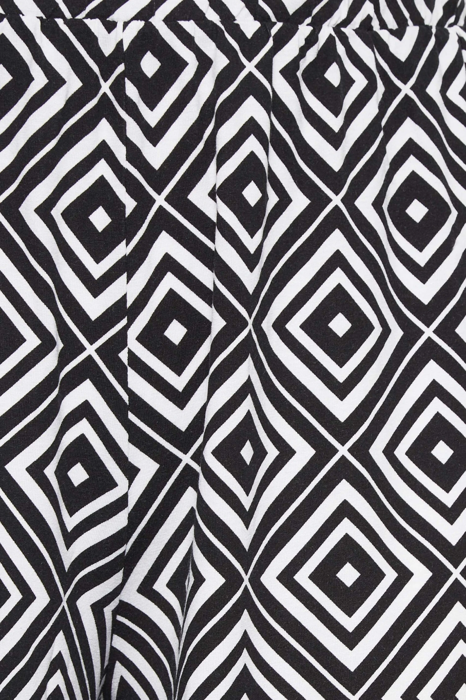 YOURS Curve Black Geometric Print Shorts 5 YOURS Curve Black Geometric Print Shorts - Image 3