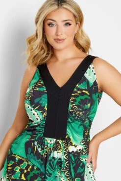 YOURS LONDON Curve Green Butterfly Print Maxi Dress -Plus Size Apparel Shop 62ebcf18 9c39 40 162185 D