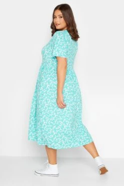 YOURS Curve Light Blue Floral Disty Print Smock Dress 9 YOURS Curve Light Blue Floral Disty Print Smock Dress -Plus Size Apparel Shop 66523d90 aaa8 44 137387 C