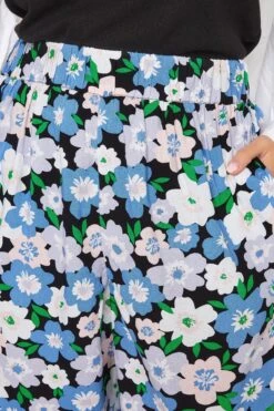 YOURS Curve Blue Floral Woven Shorts -Plus Size Apparel Shop 72b6da01 879b 48 144797 C