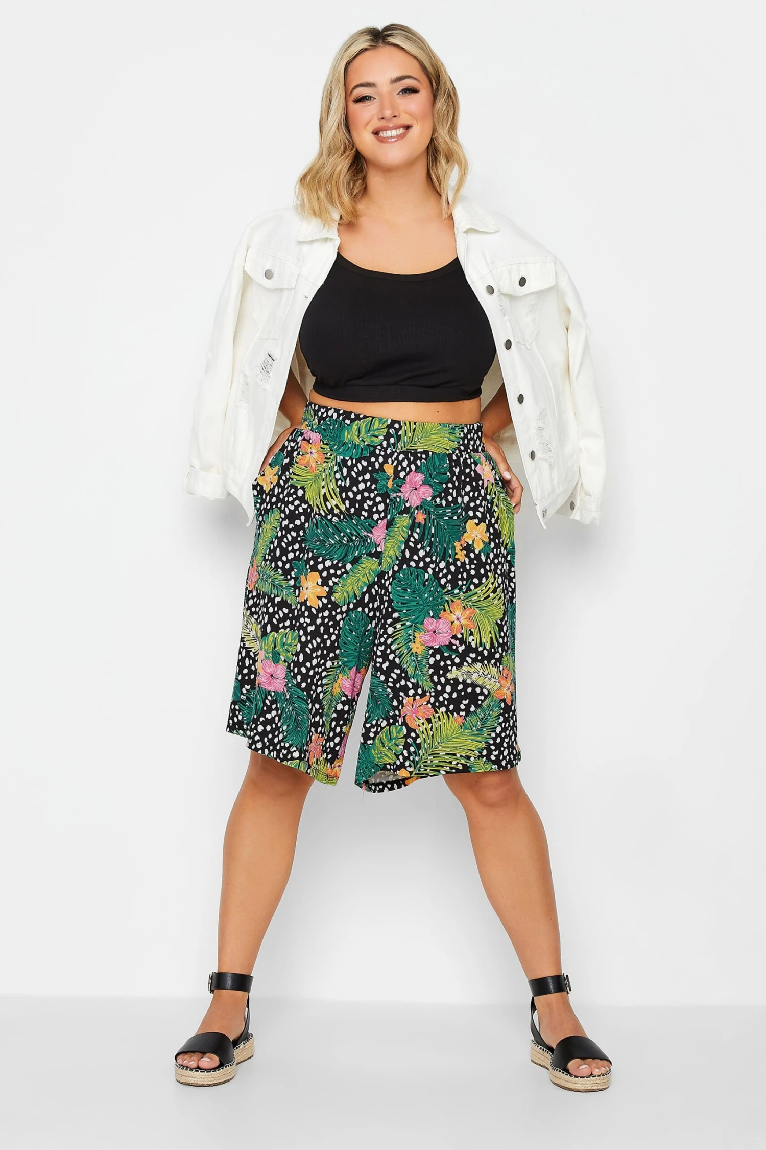 YOURS Curve Black Mixed Tropcial Print Jersey Shorts 3 YOURS Curve Black Mixed Tropcial Print Jersey Shorts