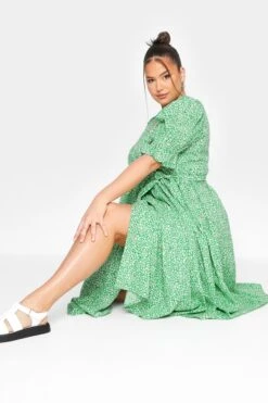 LIMITED COLLECTION Curve Green Ditsy Wrap Dress 10 LIMITED COLLECTION Curve Green Ditsy Wrap Dress -Plus Size Apparel Shop 77537cd7 ee92 44 214397 D