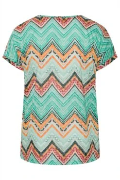 YOURS Curve Blue Geometric Print Short Sleeve T-Shirt -Plus Size Apparel Shop 78251fed 007d 4b 301036 Y