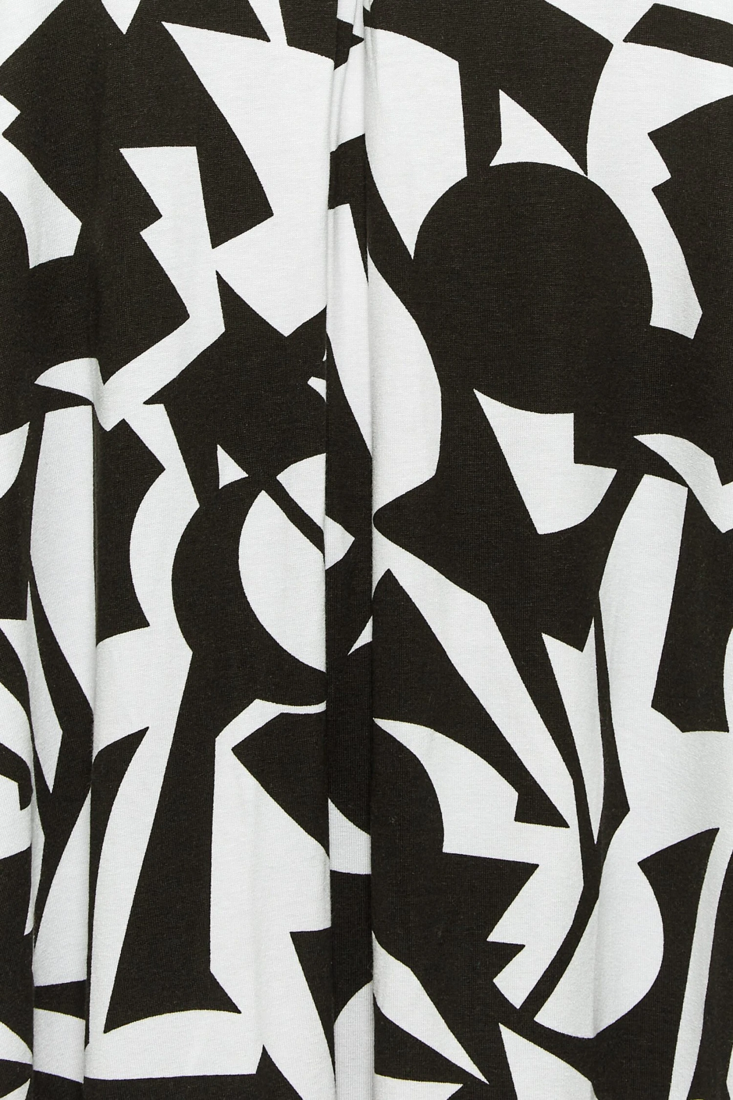 YOURS Curve Black & White Geometric Print Swing Top 6 YOURS Curve Black & White Geometric Print Swing Top - Image 4