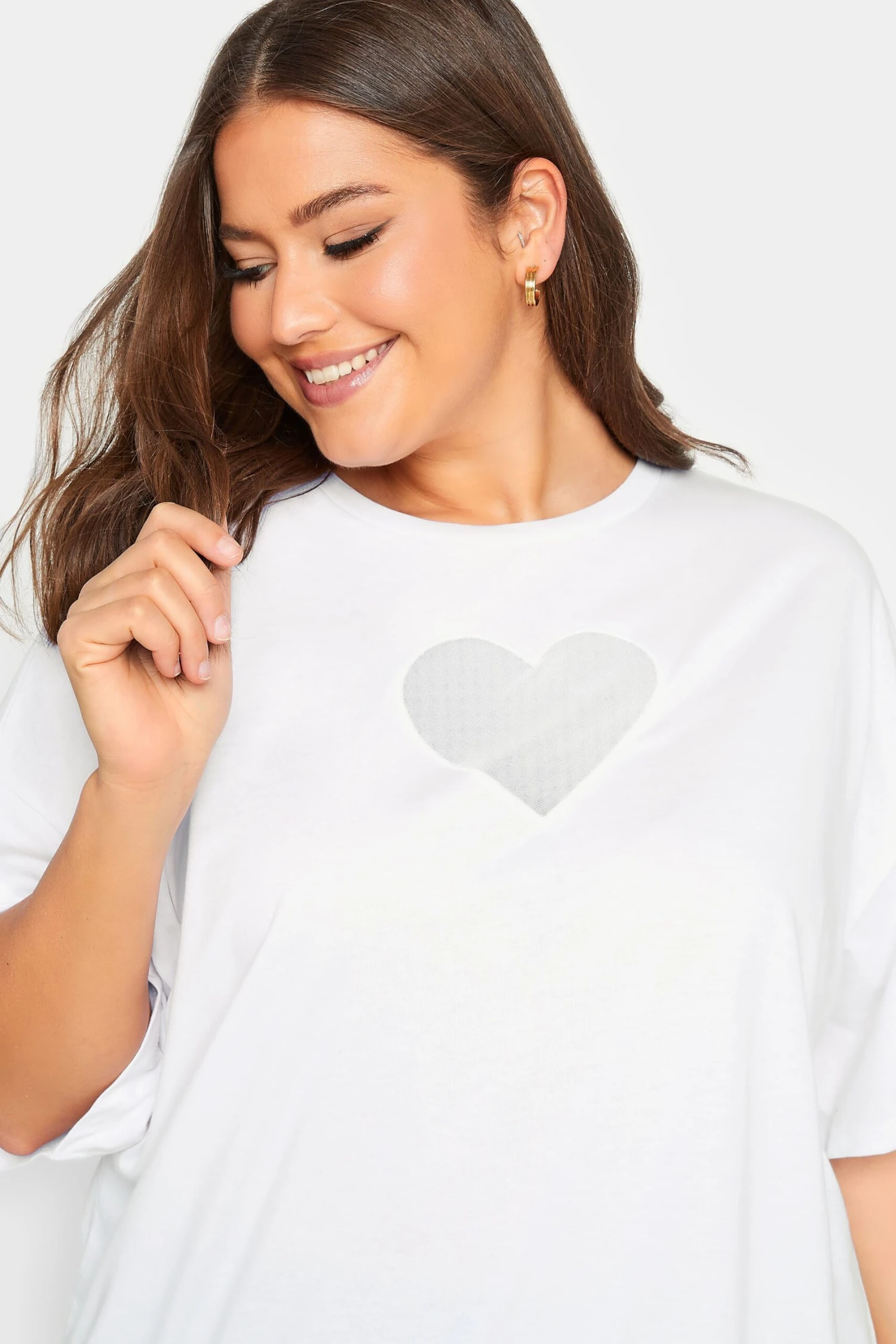 YOURS Curve White Heart Cut Out T-Shirt 5 YOURS Curve White Heart Cut Out T-Shirt - Image 3