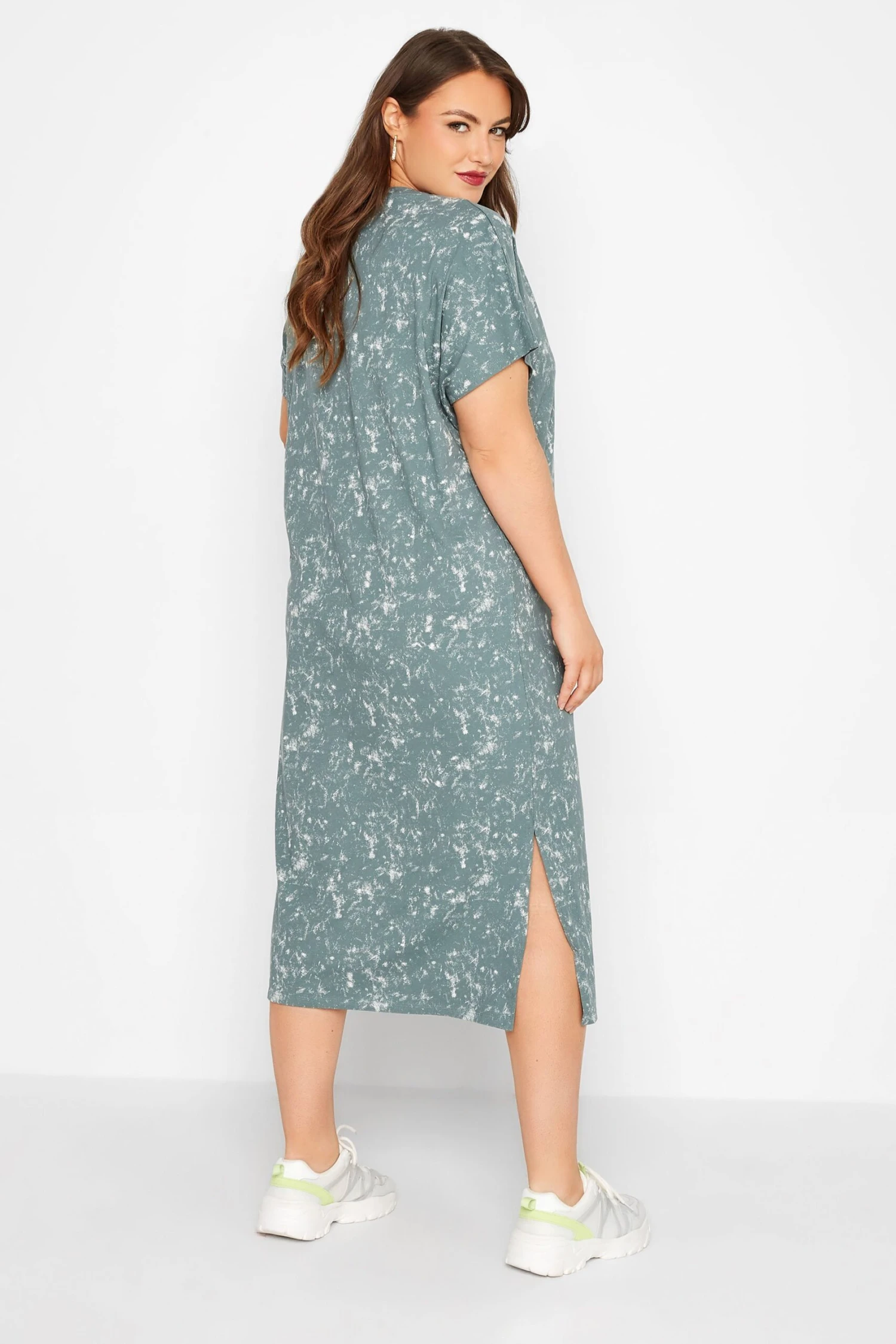 LIMITED COLLECTION Curve Khaki Green Acid Wash Side Split T-Shirt Dress 4 LIMITED COLLECTION Curve Khaki Green Acid Wash Side Split T-Shirt Dress - Image 2