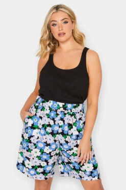 YOURS Curve Blue Floral Woven Shorts -Plus Size Apparel Shop 87b7d23b fa19 4c 144797 A