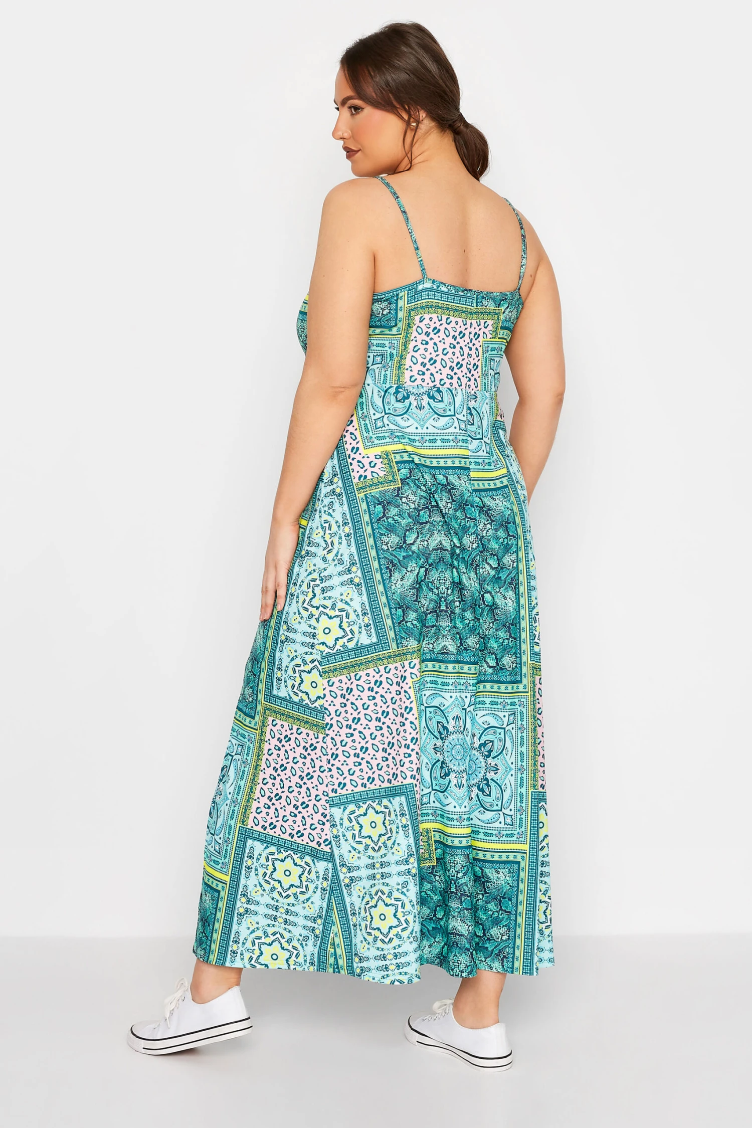 LIMITED COLLECTION Curve Blue Tile Print Side Split Midaxi Sundress 4 LIMITED COLLECTION Curve Blue Tile Print Side Split Midaxi Sundress - Image 2