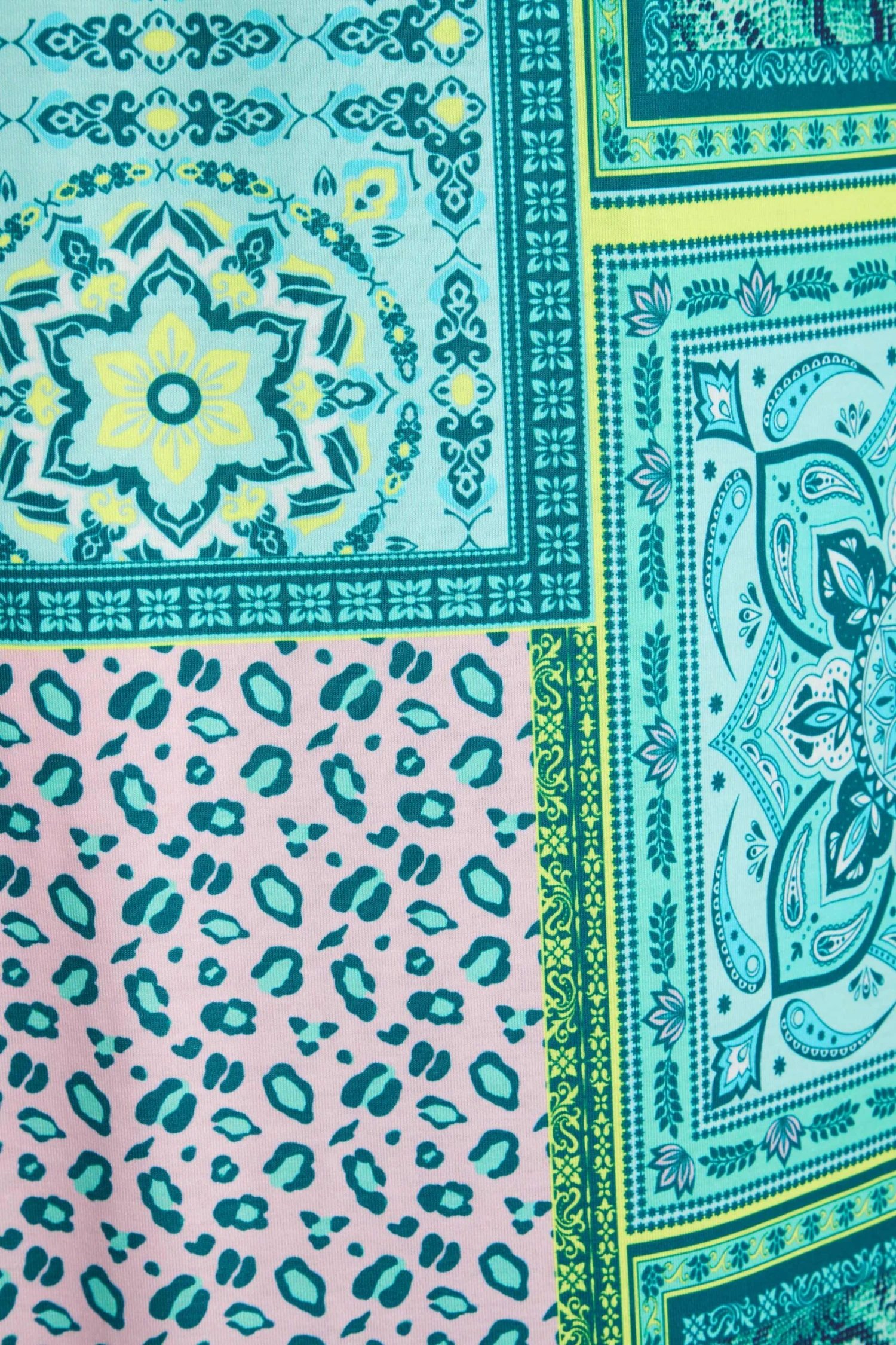 LIMITED COLLECTION Curve Blue Tile Print Side Split Midaxi Sundress 6 LIMITED COLLECTION Curve Blue Tile Print Side Split Midaxi Sundress - Image 4