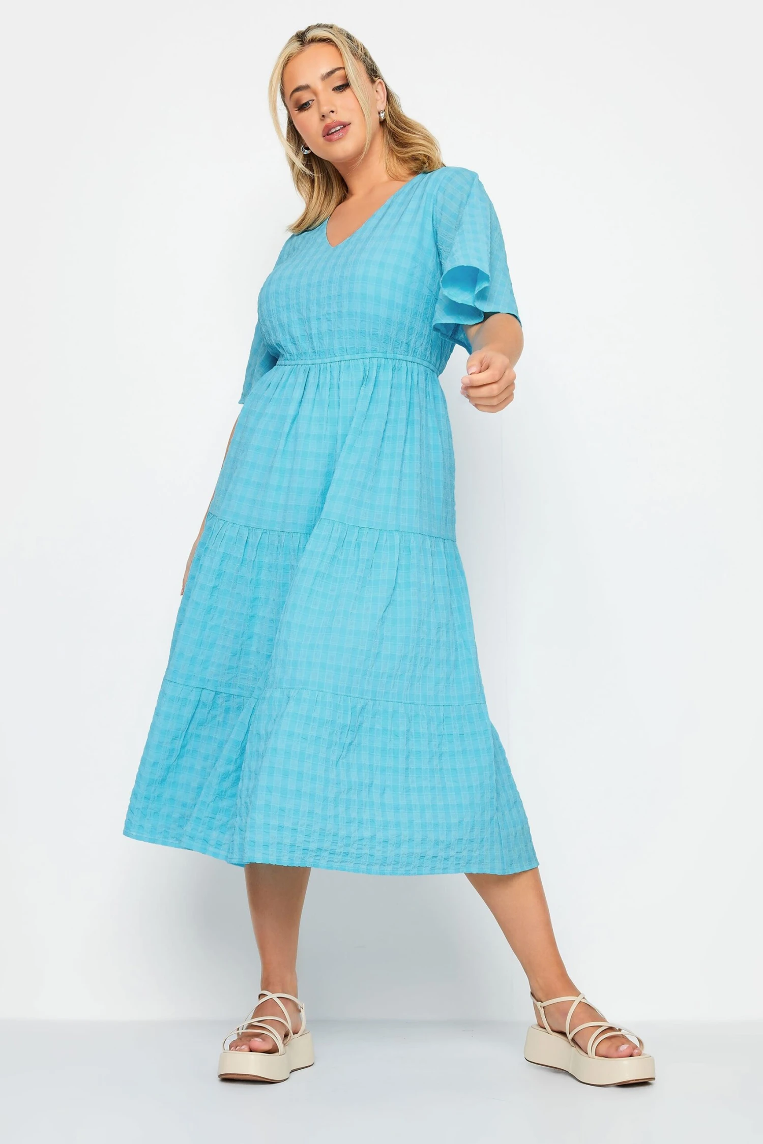 LIMITED COLLECTION Curve Aqua Blue Textured Tiered Smock Dress 4 LIMITED COLLECTION Curve Aqua Blue Textured Tiered Smock Dress - Image 2