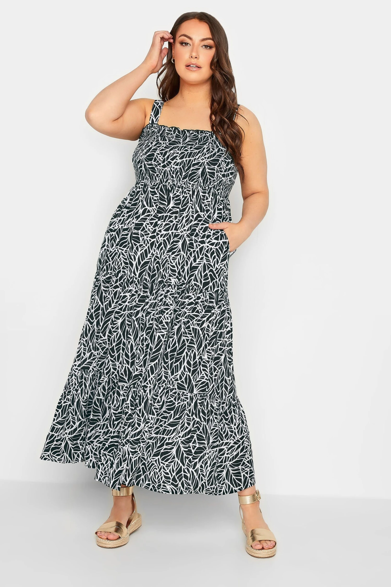 YOURS Curve Black Leaf Print Shirred Maxi Dress 3 YOURS Curve Black Leaf Print Shirred Maxi Dress