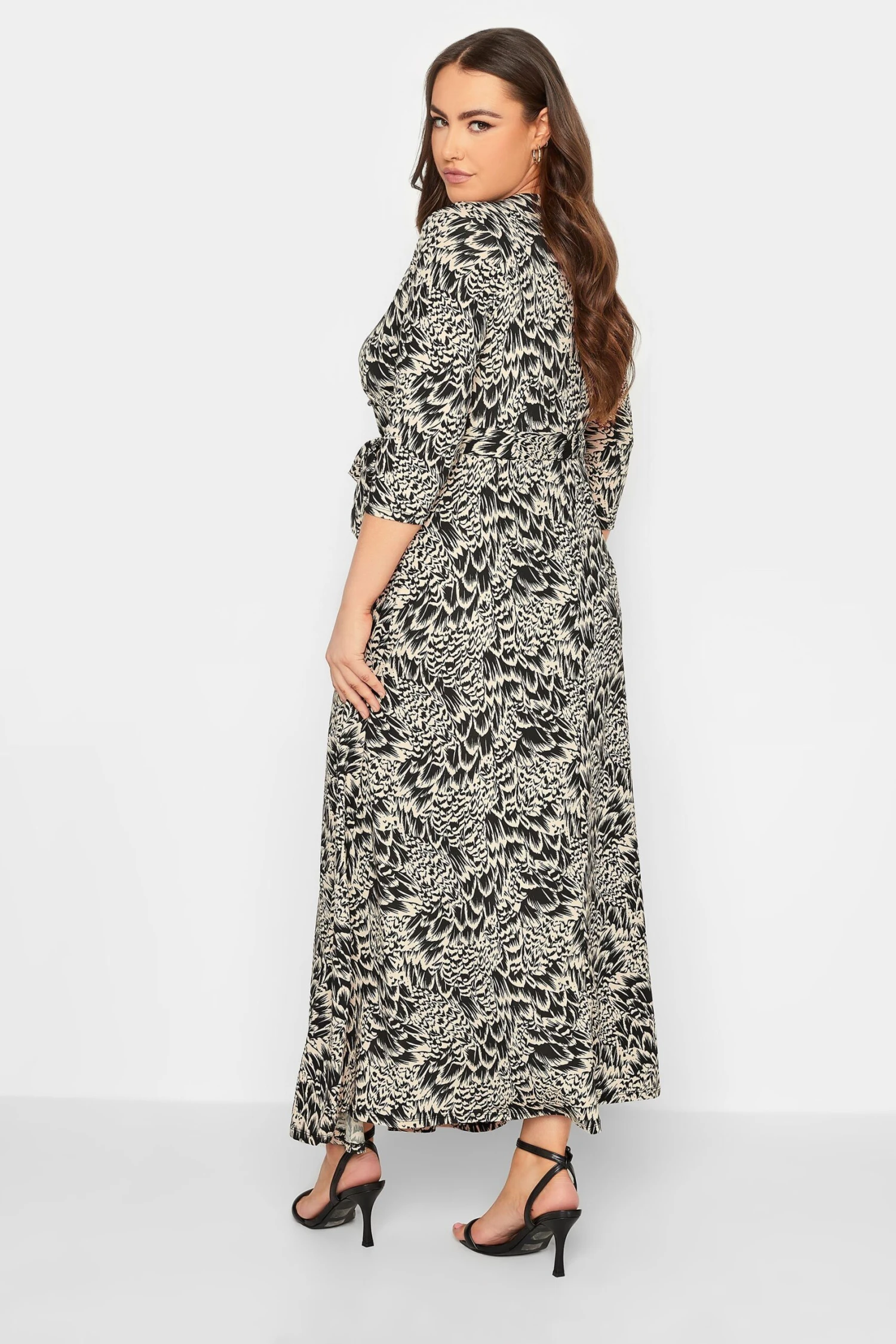 YOURS Curve Black & Beige Brown Abstract Floral V-Neck Maxi Dress 4 YOURS Curve Black & Beige Brown Abstract Floral V-Neck Maxi Dress - Image 2