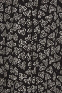 YOURS Curve Black Heart Print Maxi Dress -Plus Size Apparel Shop ad9ebc44 e1b0 46 302055 Z