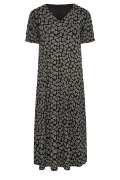 YOURS Curve Black Heart Print Maxi Dress -Plus Size Apparel Shop b3464f08 d9db 4c 302055 X