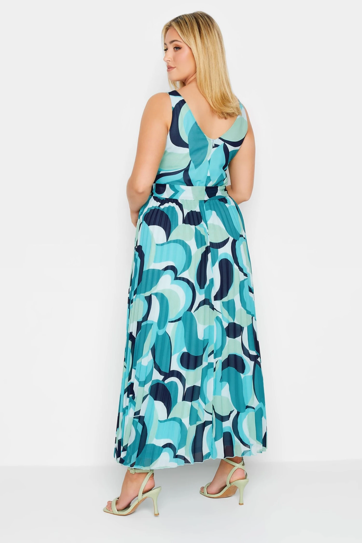 YOURS LONDON Curve Blue Abstract Print Pleated Maxi Dress 4 YOURS LONDON Curve Blue Abstract Print Pleated Maxi Dress - Image 2