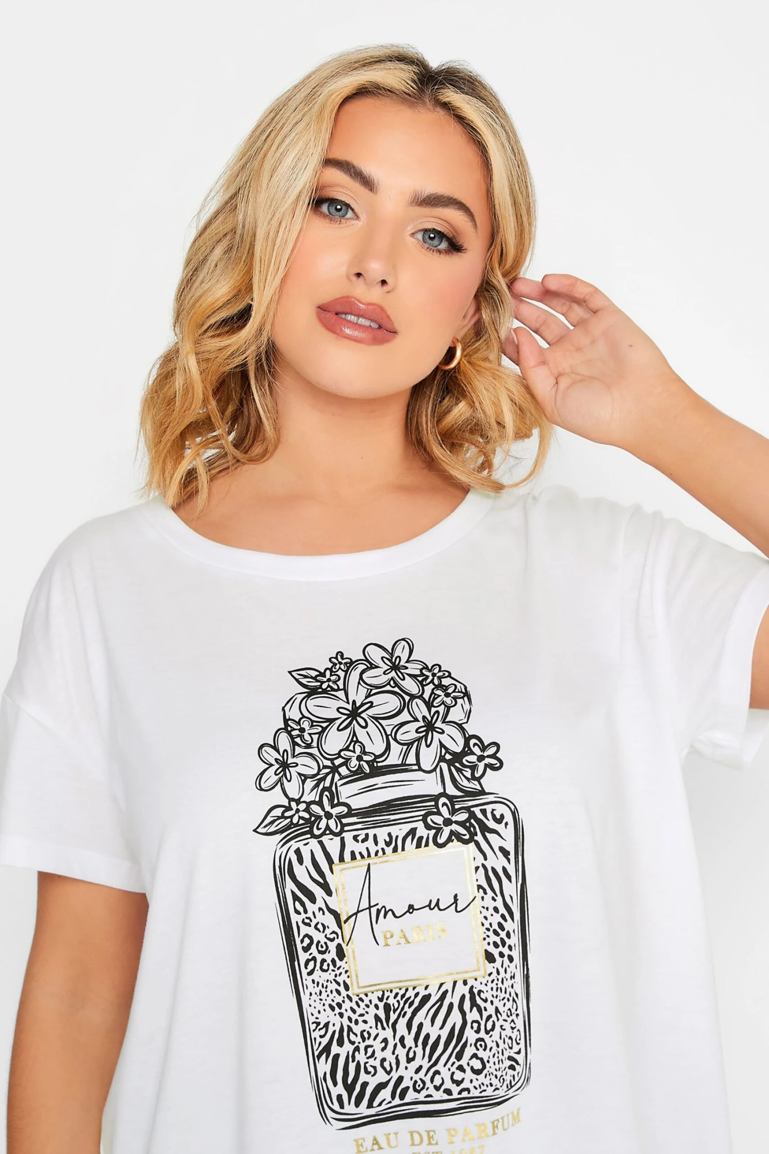 YOURS Curve White 'Amour' Perfume Print T-Shirt 5 YOURS Curve White 'Amour' Perfume Print T-Shirt - Image 3
