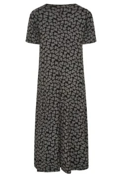 YOURS Curve Black Heart Print Maxi Dress -Plus Size Apparel Shop ce351c6f a9f7 46 302055 Y