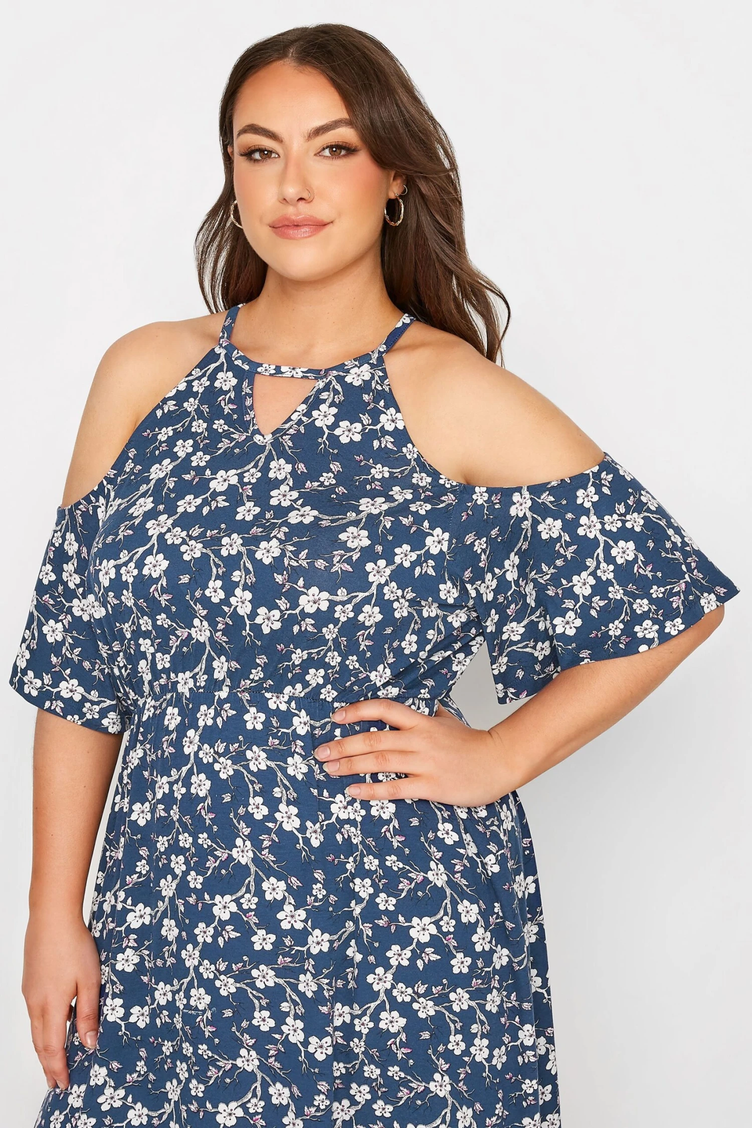 YOURS Curve Blue Floral Cold Shoulder Dress 5 YOURS Curve Blue Floral Cold Shoulder Dress - Image 3