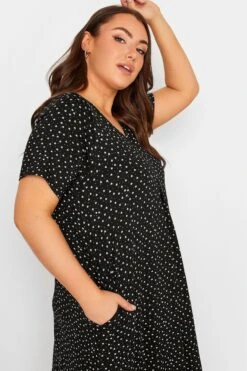 YOURS Curve Black Ditsy Heart Print Maxi Dress -Plus Size Apparel Shop f013f5d2 d645 4d 302054 D
