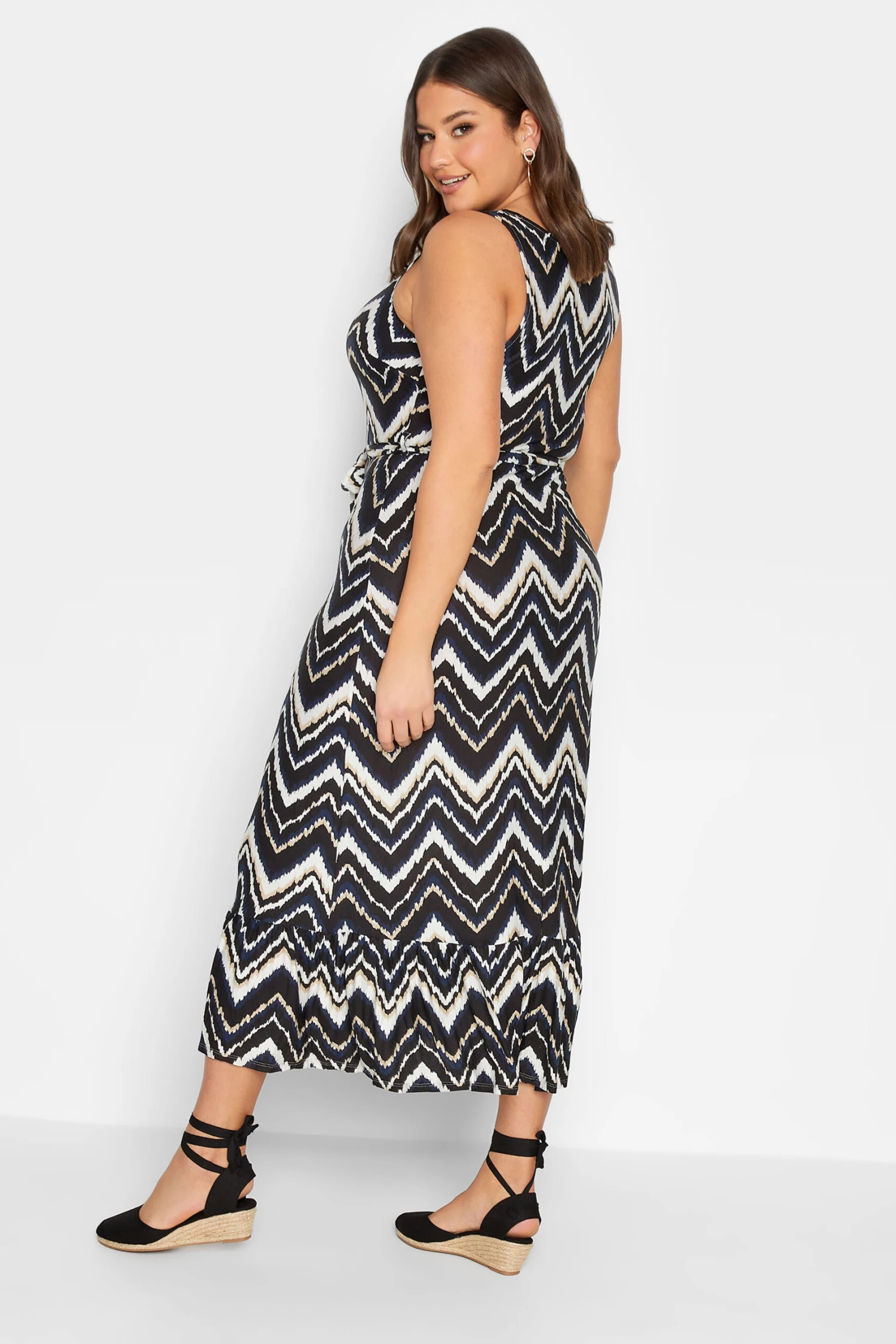 YOURS LONDON Curve Black Geometric Print Tiered Maxi Dress 4 YOURS LONDON Curve Black Geometric Print Tiered Maxi Dress - Image 2