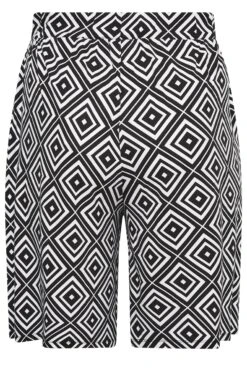 YOURS Curve Black Geometric Print Shorts 12 YOURS Curve Black Geometric Print Shorts -Plus Size Apparel Shop f6fb5744 1e5a 42 144843 Y
