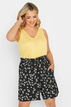 YOURS Curve Black Daisy Print Paperbag Waist Shorts -Plus Size Apparel Shop fd532044 89ca 4e 144800 A